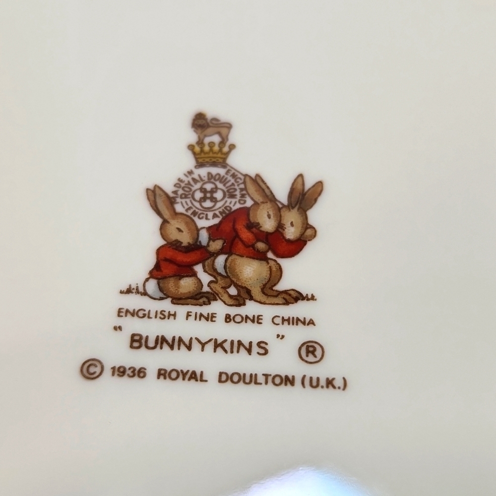 Bunnykins Breakfast Trio - Plate, Bowl, Cup (different patterns) - Picture 5 of 14